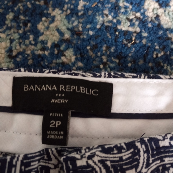 Banana Republic Blue and White Geometric Print Avery Pant Size 2P - Picture 4 of 5